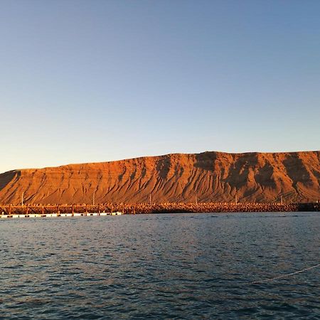 Готель Magnifico Barco En La Graciosa Калета де Себо Екстер'єр фото