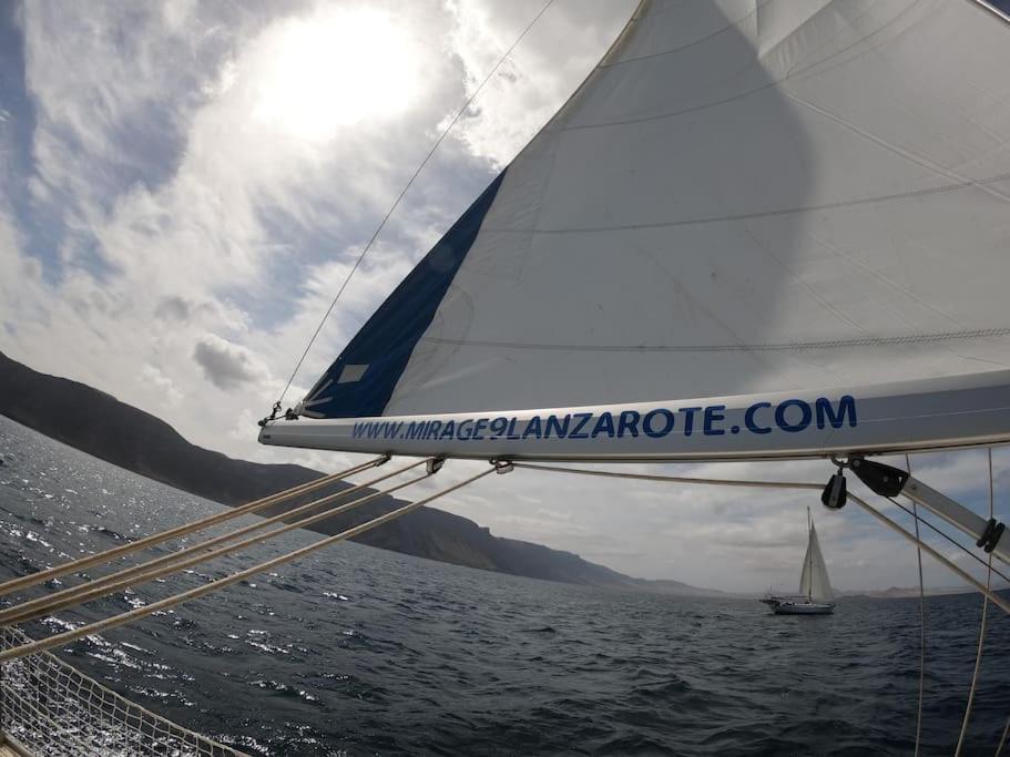 Готель Magnifico Barco En La Graciosa Калета де Себо Екстер'єр фото