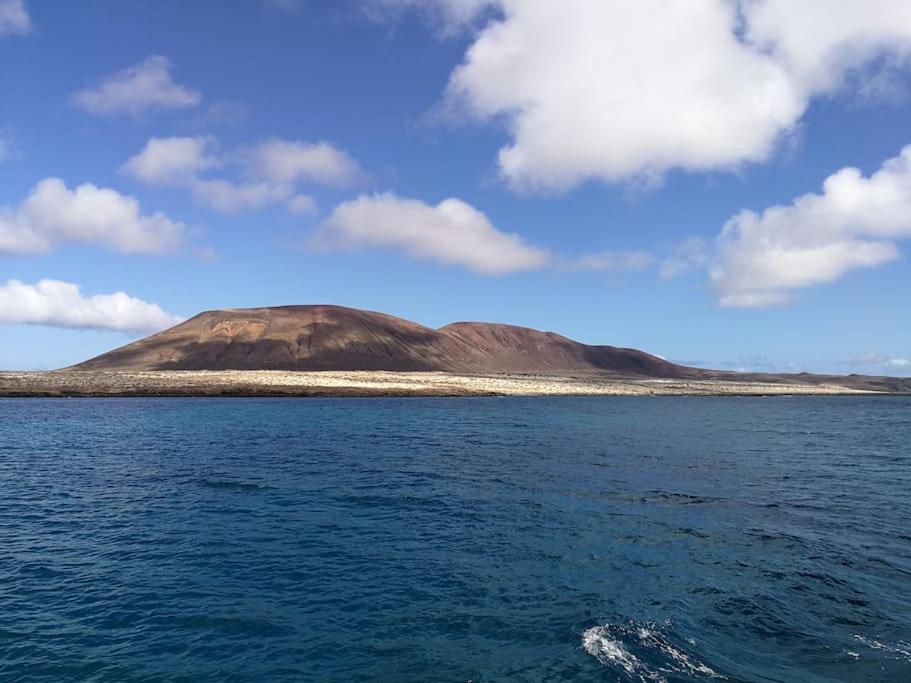 Готель Magnifico Barco En La Graciosa Калета де Себо Екстер'єр фото