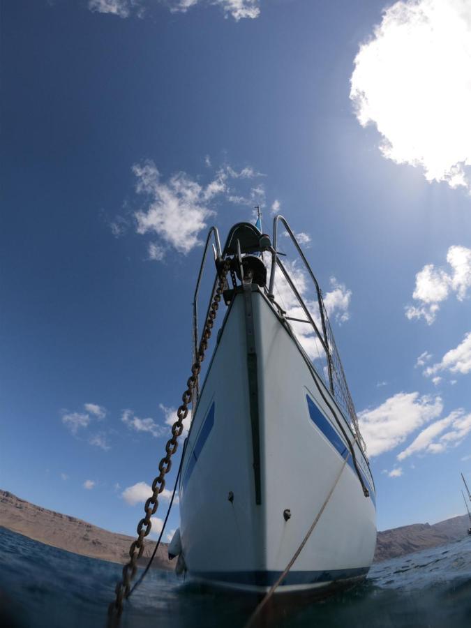 Готель Magnifico Barco En La Graciosa Калета де Себо Екстер'єр фото