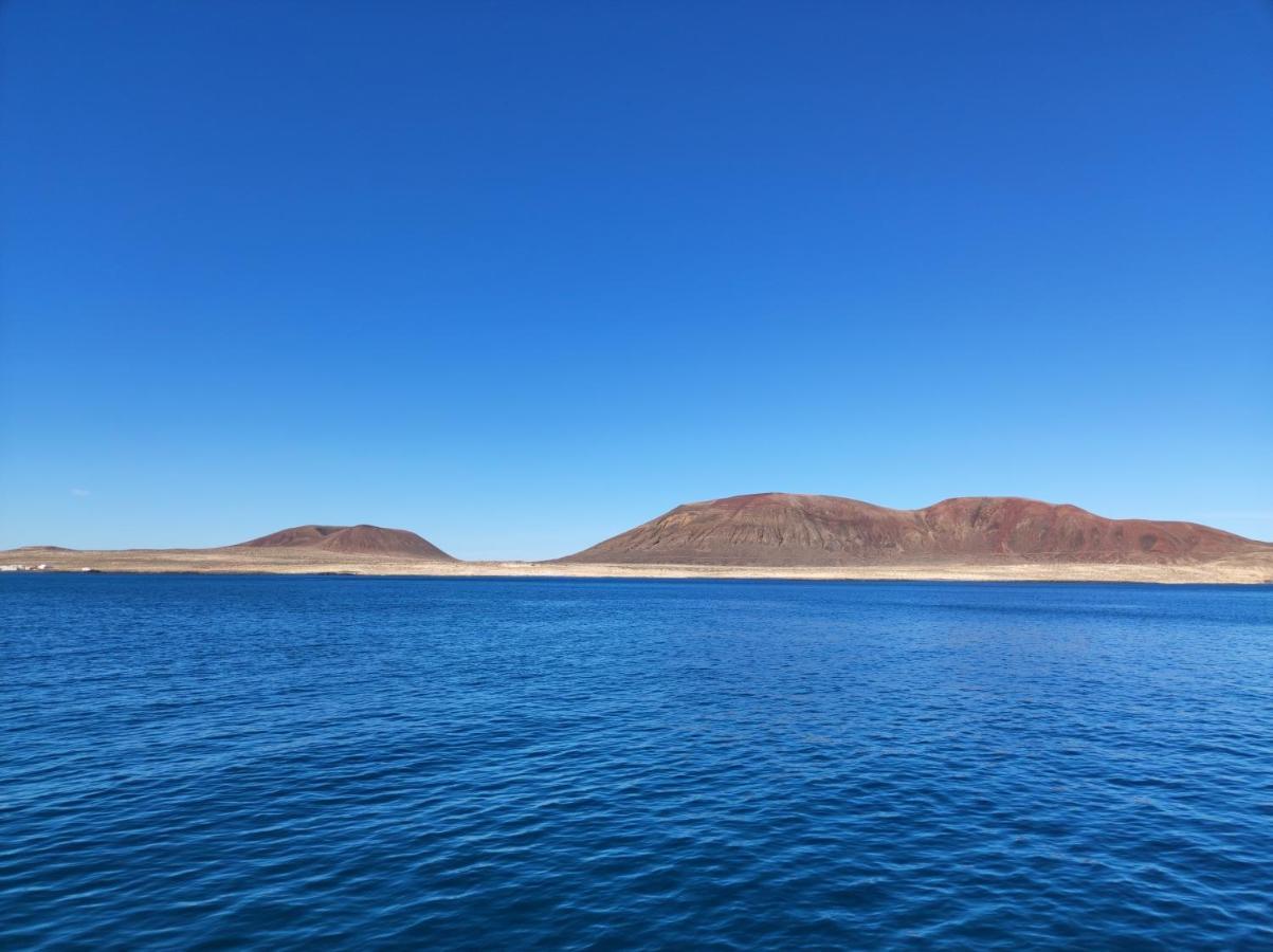 Готель Magnifico Barco En La Graciosa Калета де Себо Екстер'єр фото