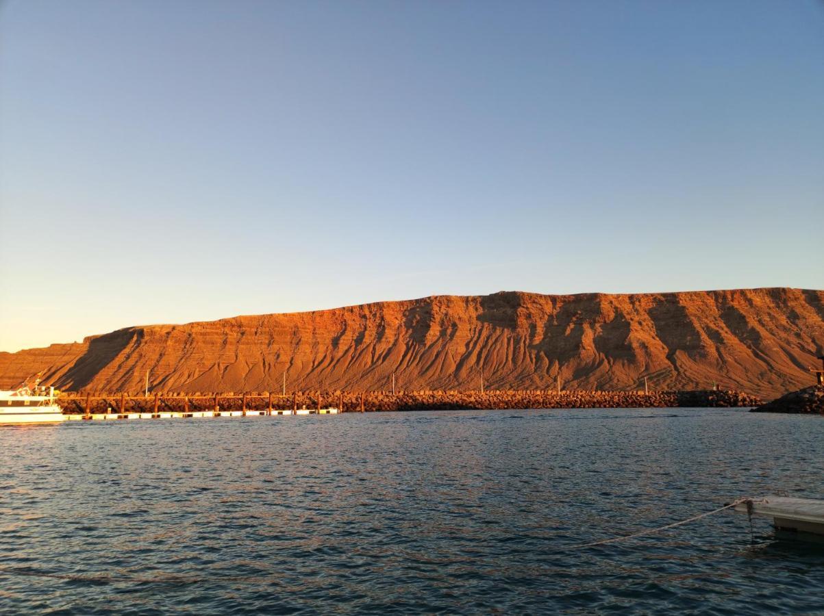 Готель Magnifico Barco En La Graciosa Калета де Себо Екстер'єр фото